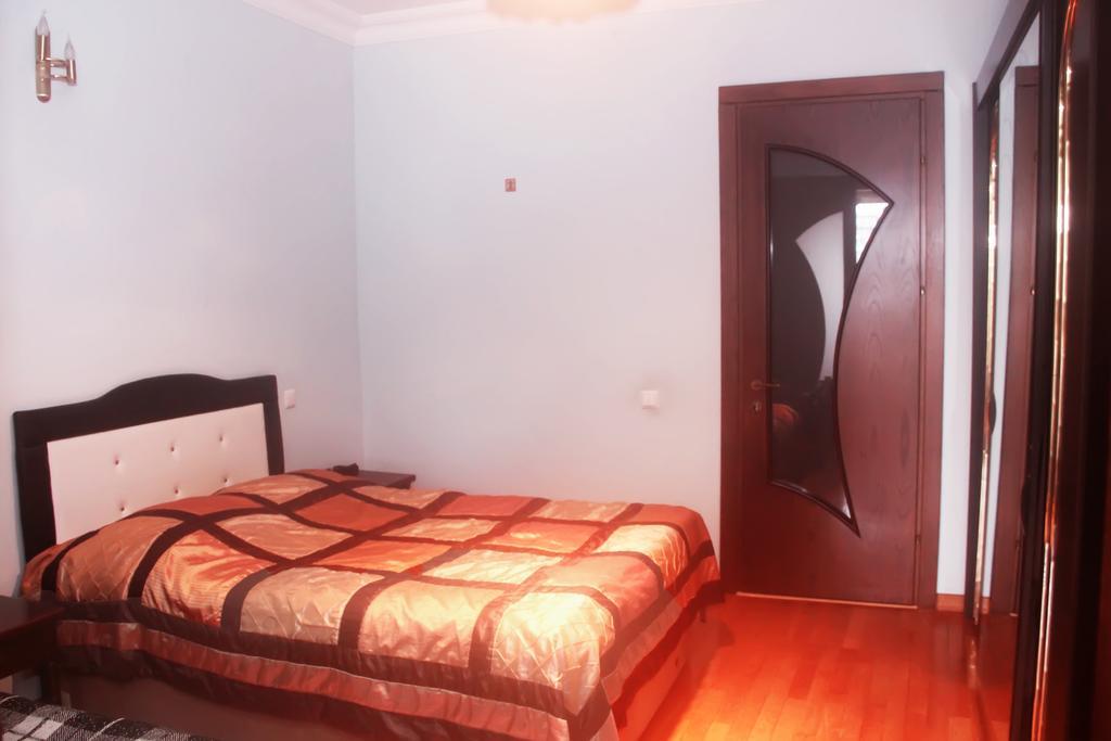 Apartment Rustaveli 57 Batumi Zewnętrze zdjęcie