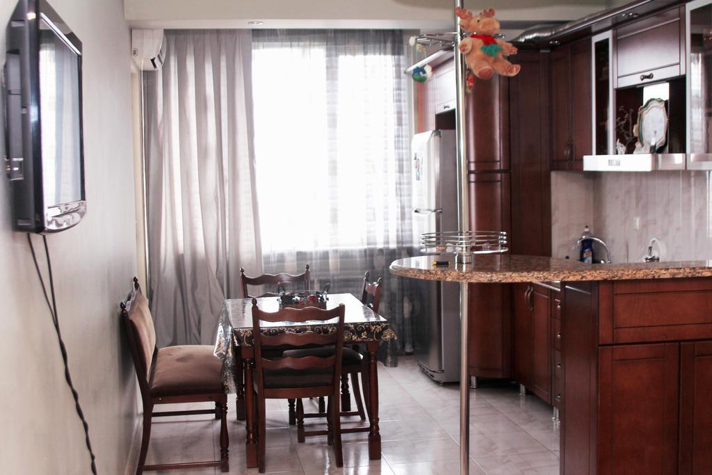 Apartment Rustaveli 57 Batumi Zewnętrze zdjęcie